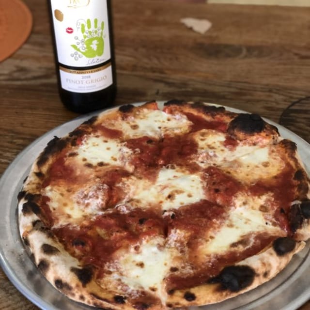 Pizza Margherita.